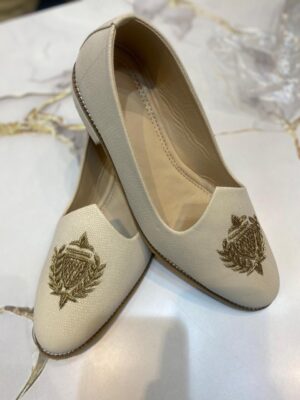 Men Crown Embroidered Jutti