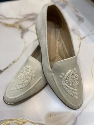 Men Cream Velvet Loafer Shoes