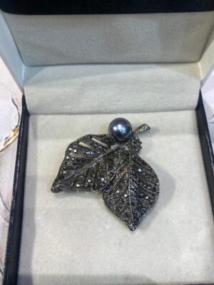 Leaf Design Stone Brooch